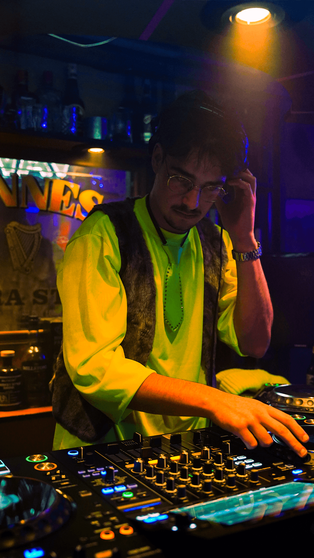 BASSWAV HALLOWEEN RAVE 2025 photo 6