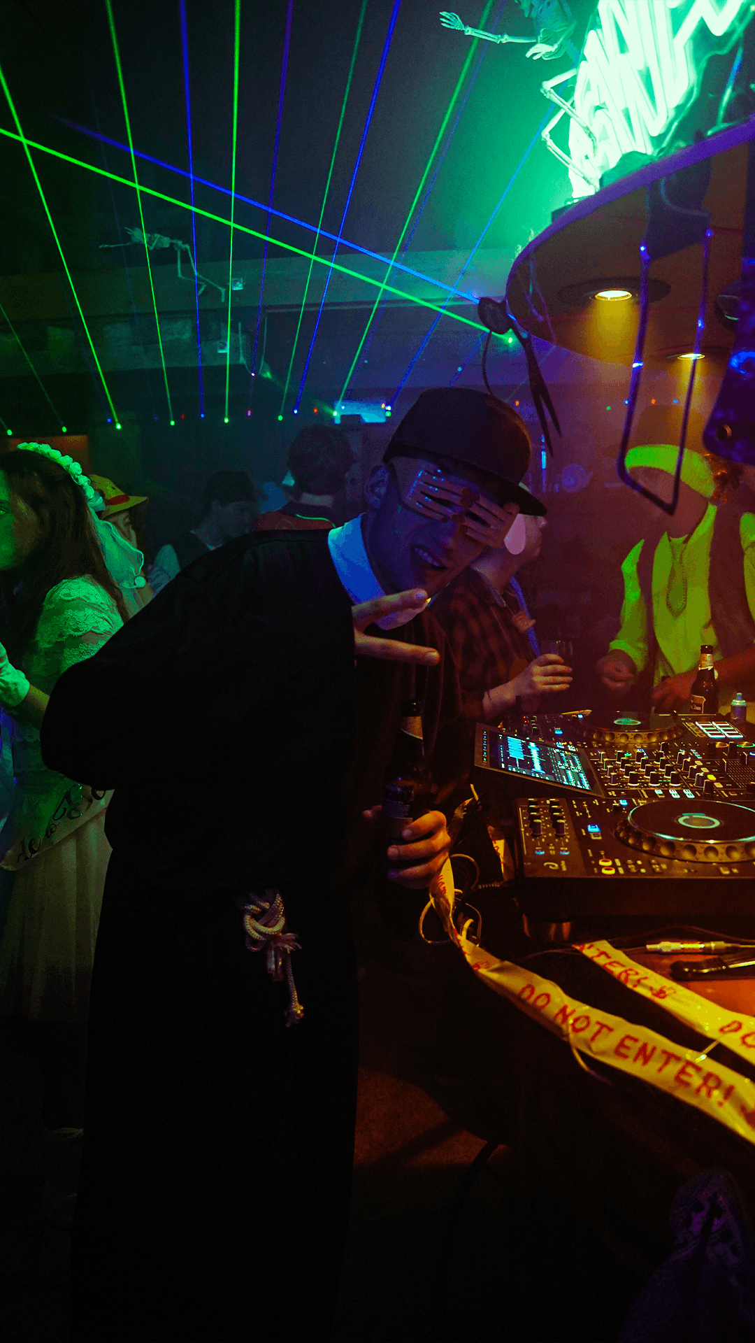 BASSWAV HALLOWEEN RAVE 2025 photo 4