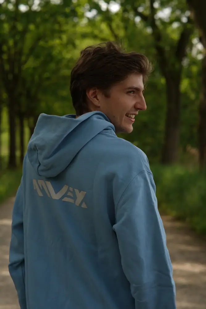 AAVEX looking over his shoulder